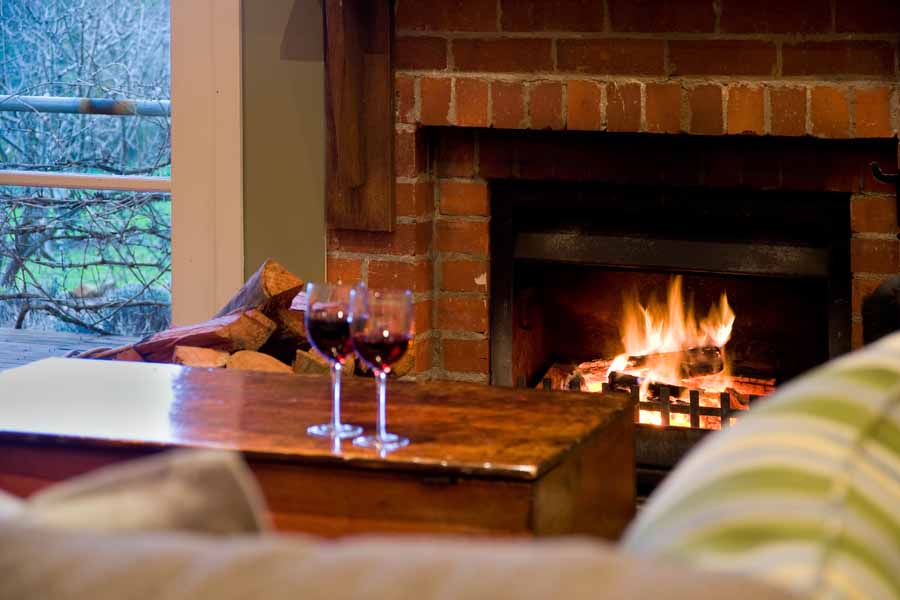 Hepburn springs retreat - Kookaburra Ridge - Cosy up by the fire